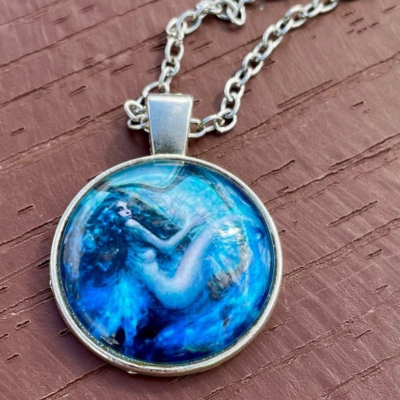 Jewelry - Silver and Glass Mermaid Necklace